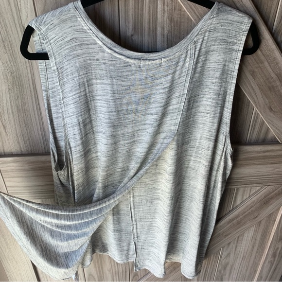 Old Navy Split Back Tank Top - Picture 6 of 8